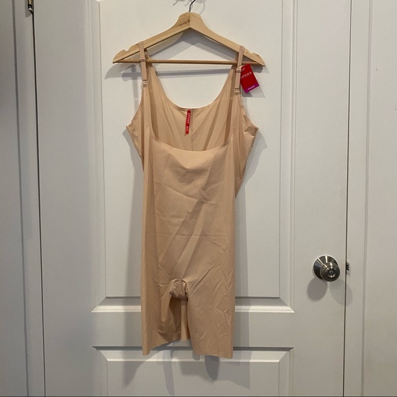 Spanx Thinstincts Open-Bust Mid-Thigh Bodysuit - Picture 3 of 5